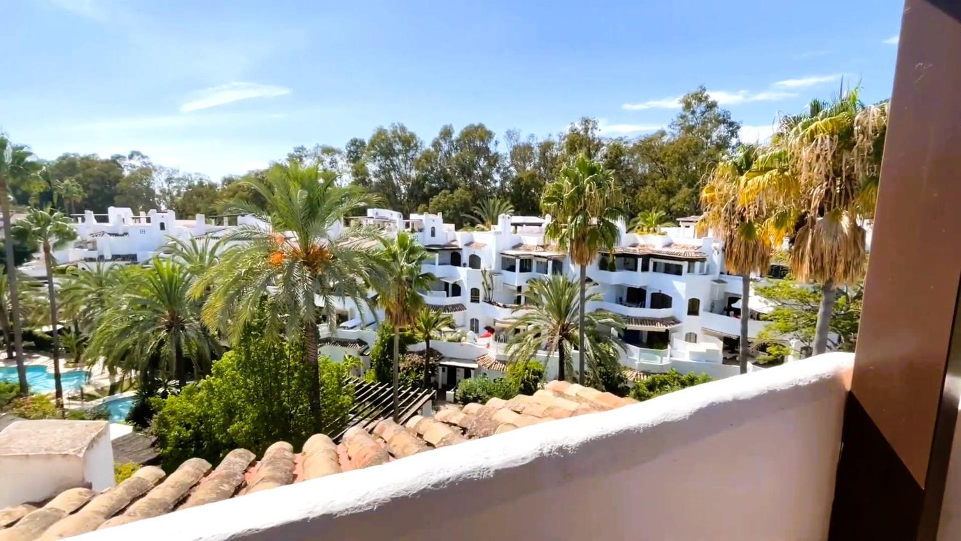 Golden Penthouse, Elviria, Apartment