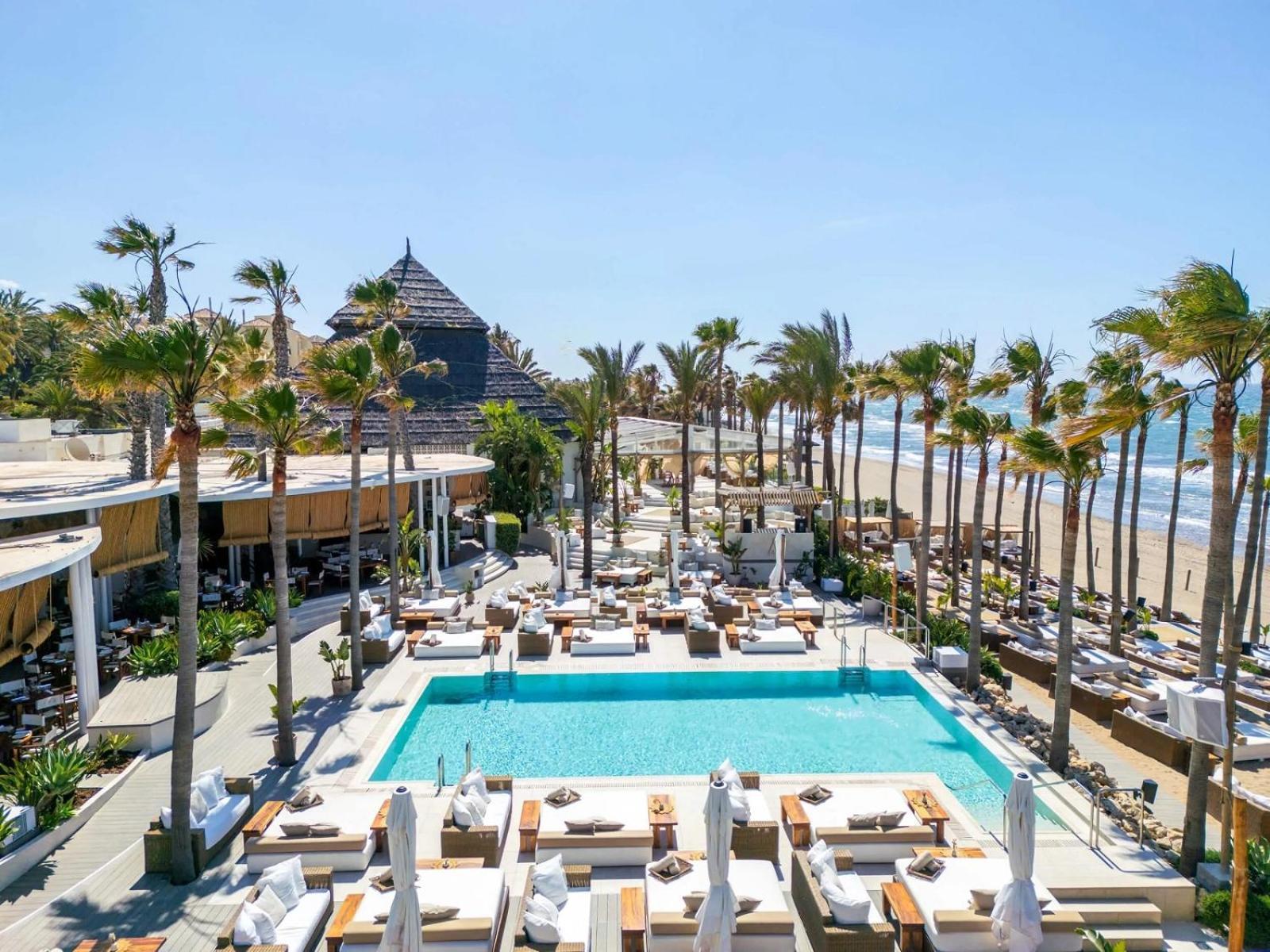 Apartemen Golden Penthouse, Elviria,